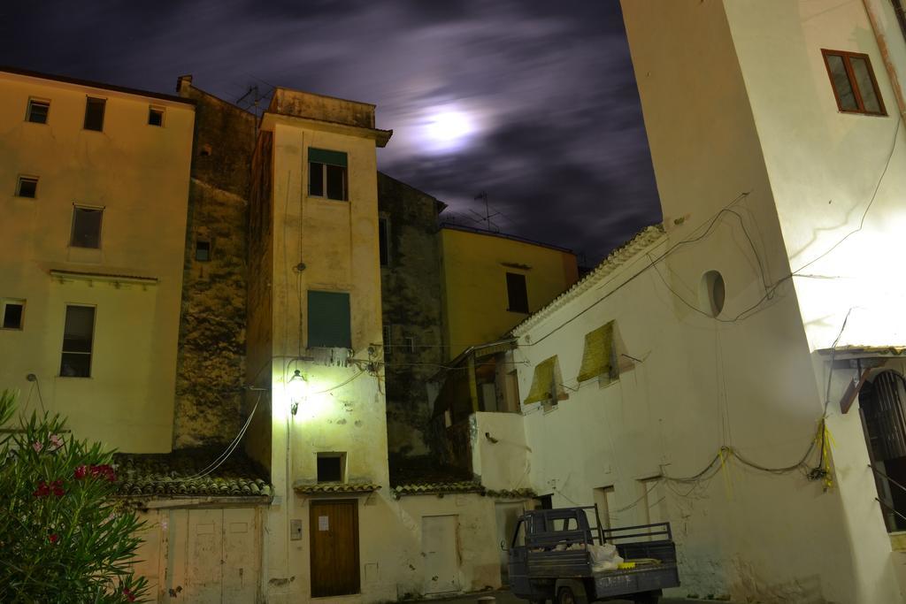 Parco Dei Gerani - Il Monolocale E La Camera - Room And Studio Formia Exterior photo